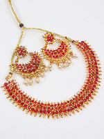 ImitationBazaar Gold-Plated Dark Red Pearl Beaded Choker Necklace & Earrings Set